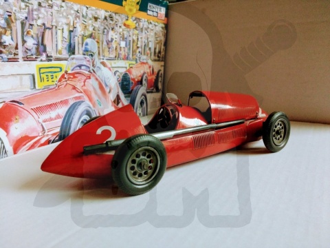 1:24 Alfa Romeo Alfetta + farbki 2 pędzelki klej