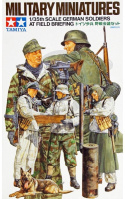 1:35 Tamiya 35212 German Soldiers at Field Briefing