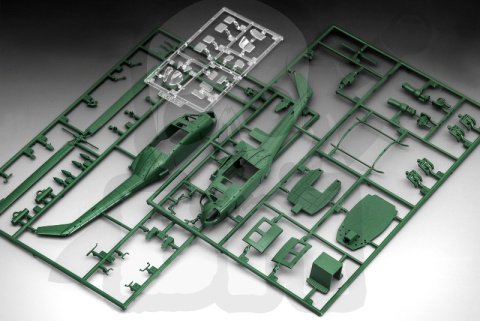 Revell 04983 Bell Uh-1H Gunship 1:100
