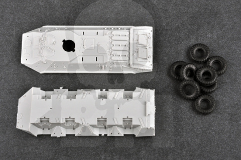 Trumpeter 07138 Russian BTR-70 APC late version 1:72