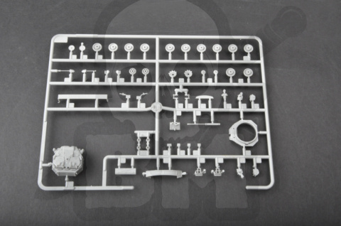 Trumpeter 07101 Brytyjski transporter opancerzony Warrior C.V. 1:72