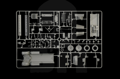 1:35 Sd. Kfz. 10 Demag D7 with 7,5 cm leIG 18 and crew