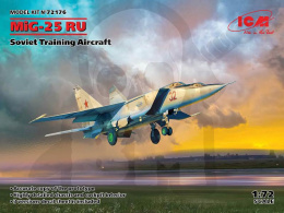 MiG-25 Soviet Training Aircraft RU 1:72