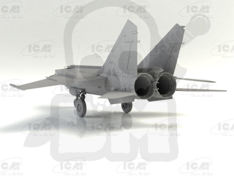 MiG-25 Soviet Training Aircraft RU 1:72