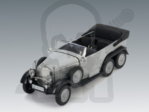 Mercedes G4 (1935 production) WWII German Staff Car, snap fit/no glue 1:72