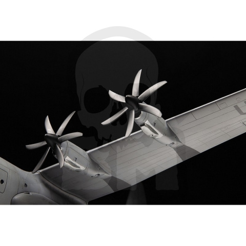 1:72 C-130 Hercules Transport Plane