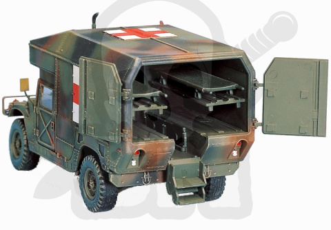 Academy 13243 M997 Humvee Maxi Ambulance 1:35
