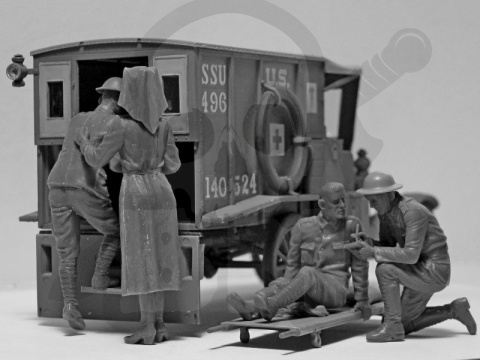 Model T 1917 Ambulance with US Medical Personnel 1:35
