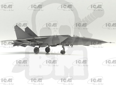 MiG-25 PD Soviet Interceptor Fighter 1:72