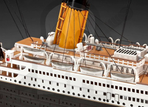 Revell 05715 R.M.S. Titanic - 100th anniversary edition - zestaw upominkowy