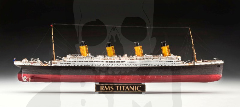Revell 05715 R.M.S. Titanic - 100th anniversary edition - zestaw upominkowy