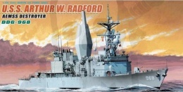 1:700 Niszczyciel rakietowy U.S.S. Arthur W. Radford DDG-968