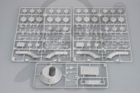 Trumpeter 00380 Lekki czołg pływający PT-76 1:35