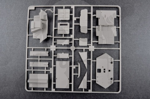 Trumpeter 01595 Transporter opancerzony BTR-80A APC 1:35