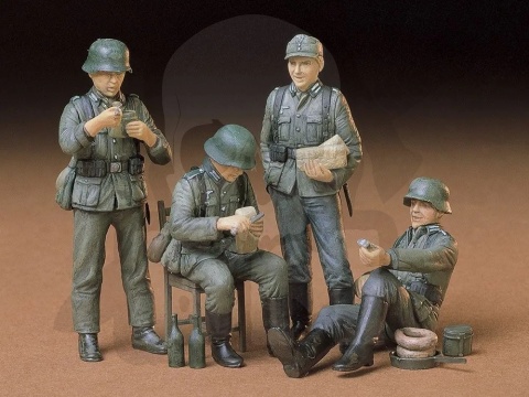 1:35 Tamiya 35129 German Solodiers at Rest - 4 żołnierzy