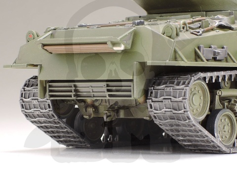 T32595 US Medium Tank M4A3E8 Sherman Easy Eigh 1:48