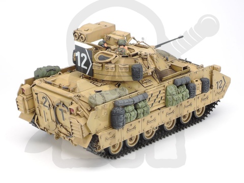 Tamiya 35264 M2A2 ODS Infantry Fighting Vehicle 1:35 model transportera gąsienicowego