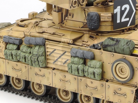 Tamiya 35264 M2A2 ODS Infantry Fighting Vehicle 1:35 model transportera gąsienicowego