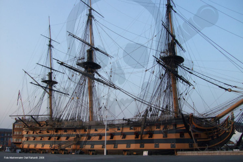 Revell 65819 zestaw H.M.S. Victory 1:450 + farbki