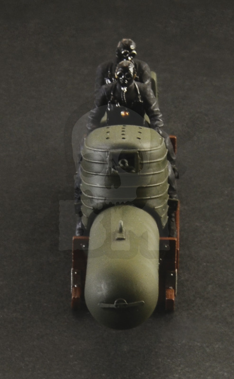 1:35 S.L.C. Maiale with crew - włoska żywa torpeda