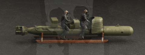 1:35 S.L.C. Maiale with crew - włoska żywa torpeda
