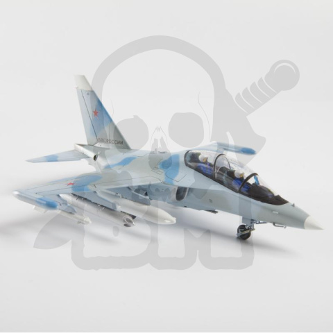 1:72 Russian training jet Yak-130