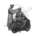 1:35 German R-12 heavy motocycle with rider and officer R12