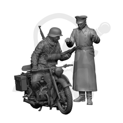 1:35 German R-12 heavy motocycle with rider and officer R12