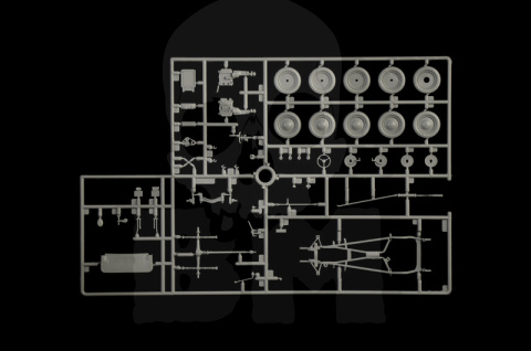 1:35 Fiat 508CM with crew